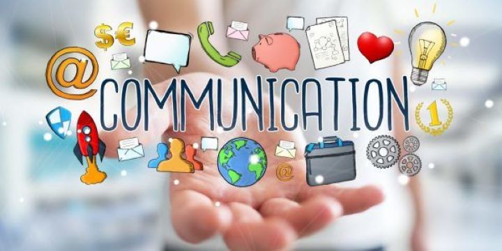 Zasady komunikacji biznesowej: bezpośredniej, telefonicznej, mailowej (Projektor Kariery)